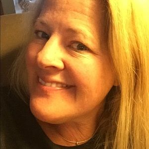 Meet your Posher, Laurie